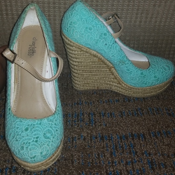 mint green wedges